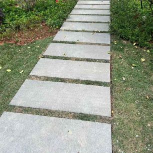 承德 芝麻黑小区踏步、汀步石铺装效果