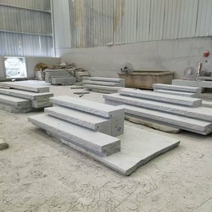 承德 整石台阶（大面火烧+侧面自然面），出货前厂内拼装