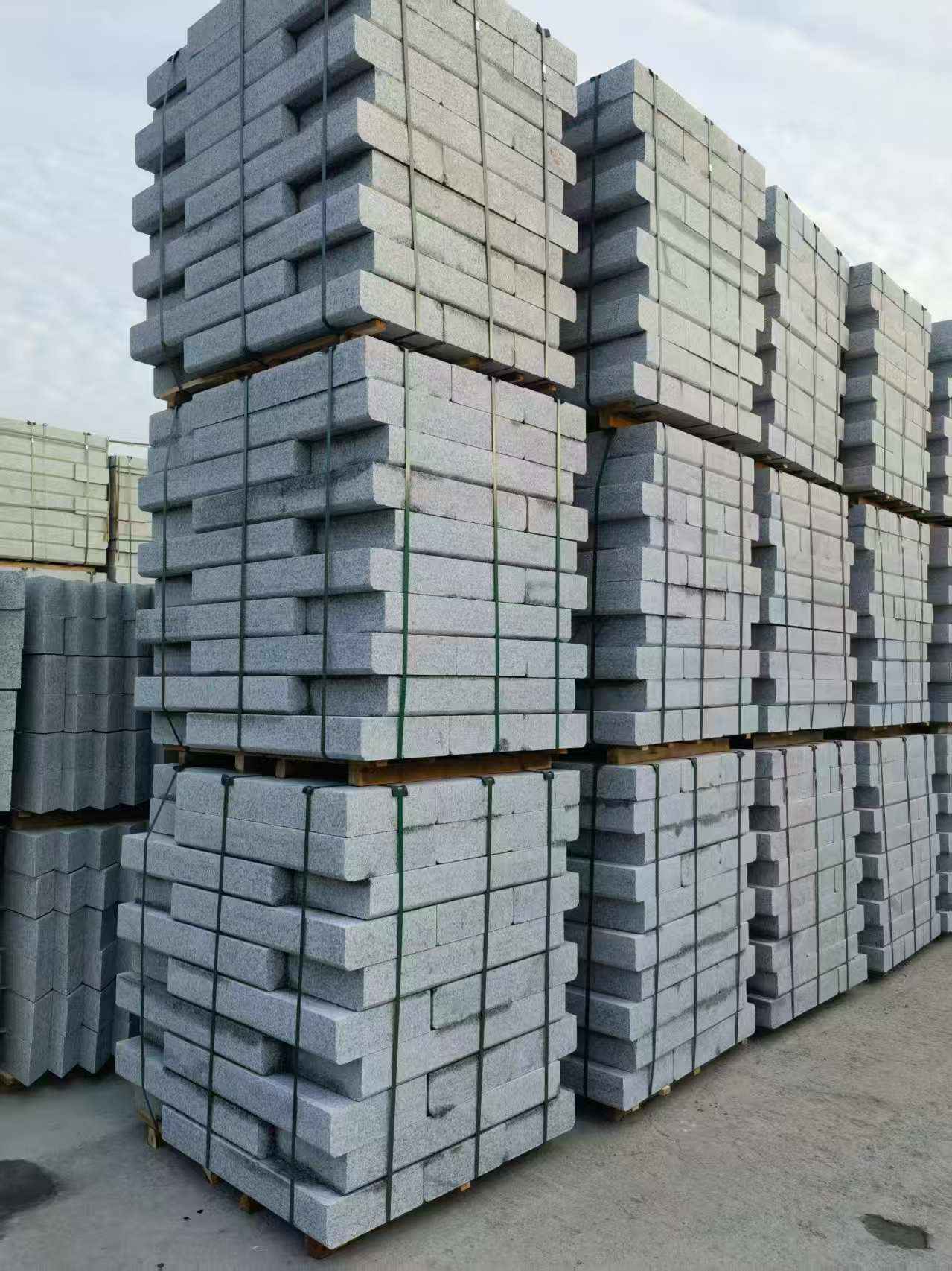 承德 路沿石（路侧石），颜色一致，尺寸标准