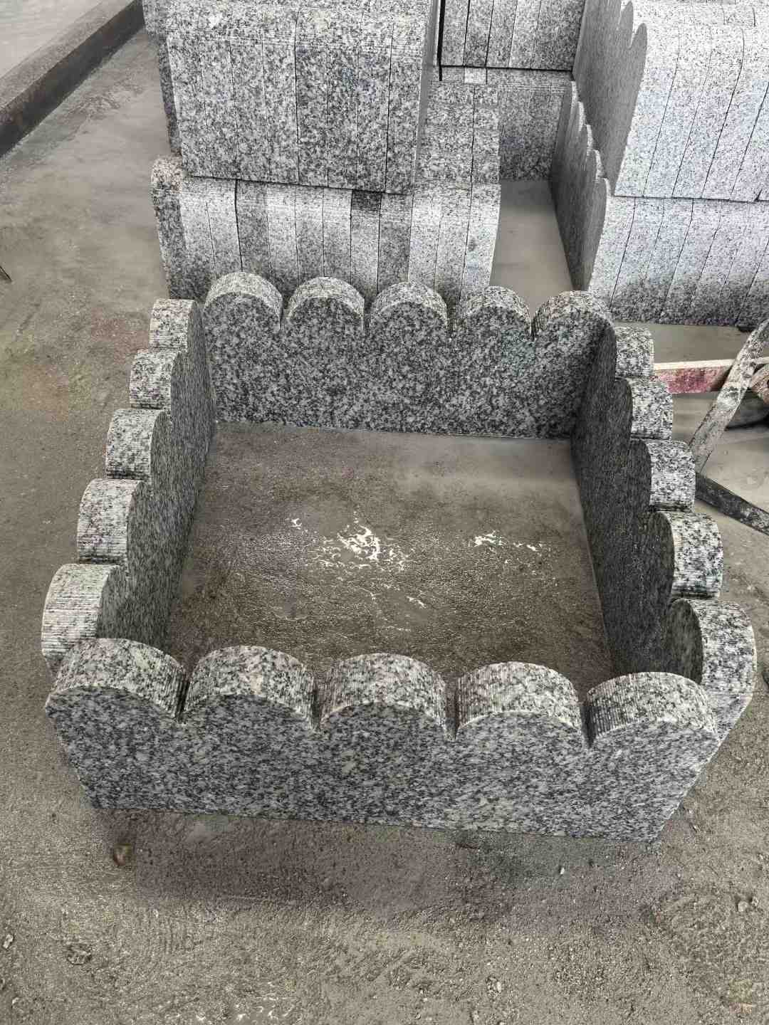 承德 花边石、花坛围栏石、花池界石、菜园栅栏石、镶边石、波浪状界石介绍